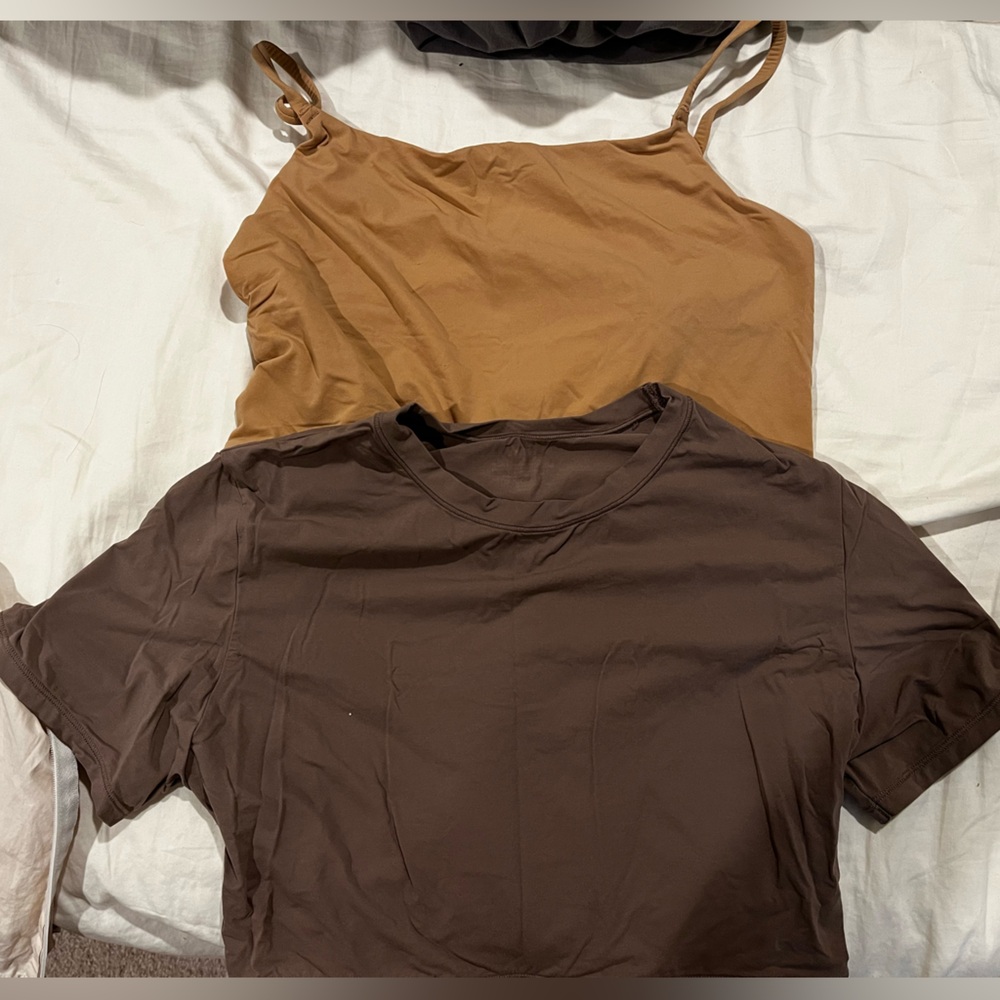 Skims cropped tops